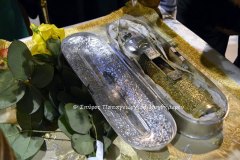 Απότμημα της αριστερής (;) χειρός της Αγίας Μαρίνας  στην Ιερά Μονή Ιβήρων Αγίου Όρους